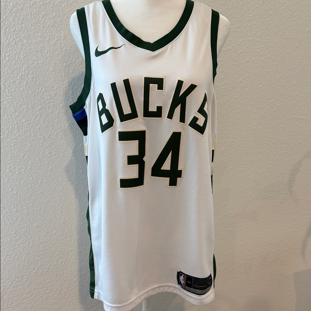 Nike White and Green Milwaukee Bucks Giannis #34 Basketball Jersey